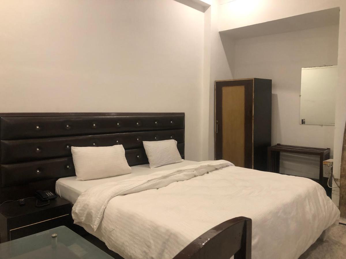 Hotel Shivanta Residency ริชิเคช ภายนอก รูปภาพ